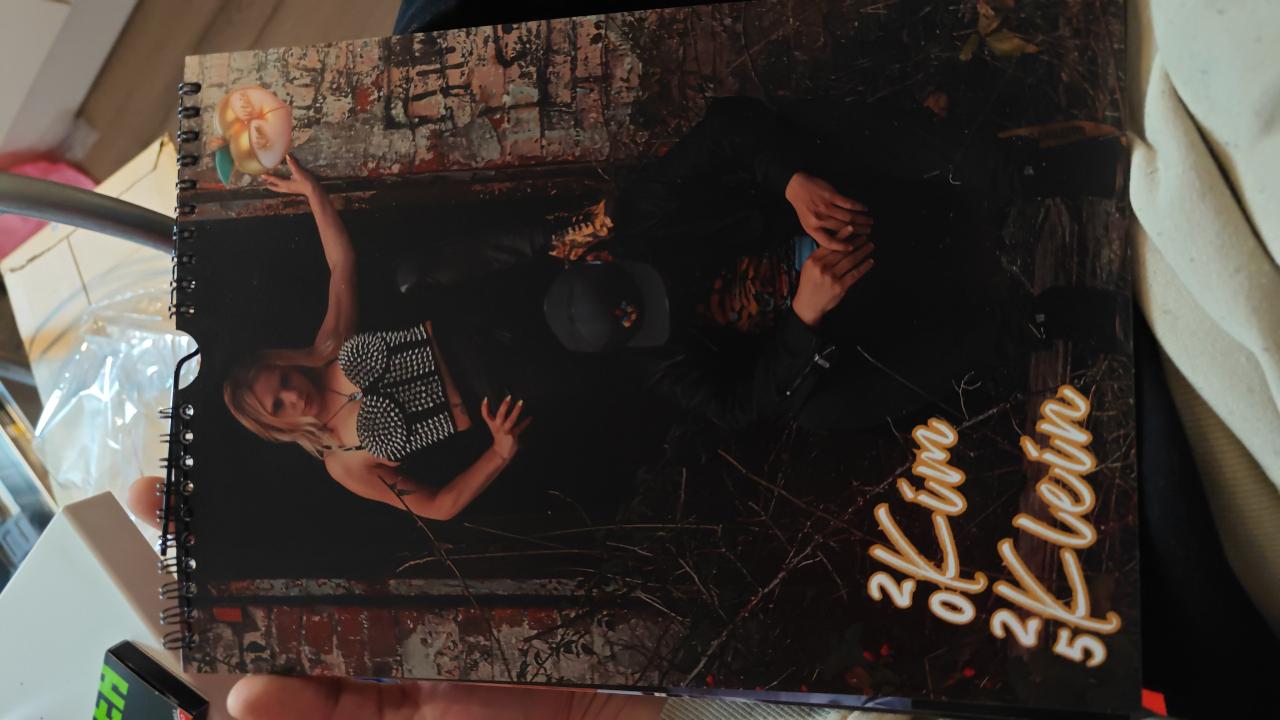 Er ist da 🙈🙈🙈🙈 Ihr k&ouml;nnt ihn nun vorbestellen und was haltet ihr von einer Verlosung von zwei Exemplaren vor dem Release mit zus&auml;tzlichen 1 Monat Free f&uuml;r unsern VIP🫶🙈